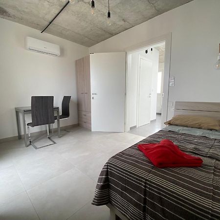 Minimal & Arty Townhouse Apartment Hamrun Ngoại thất bức ảnh