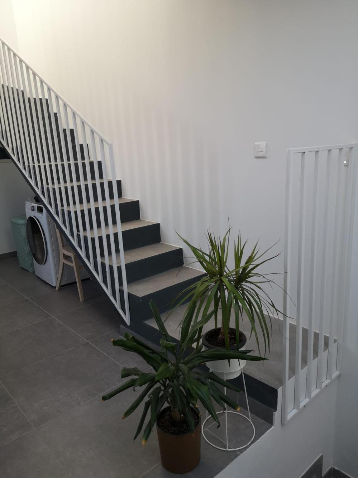 Minimal & Arty Townhouse Apartment Hamrun Ngoại thất bức ảnh