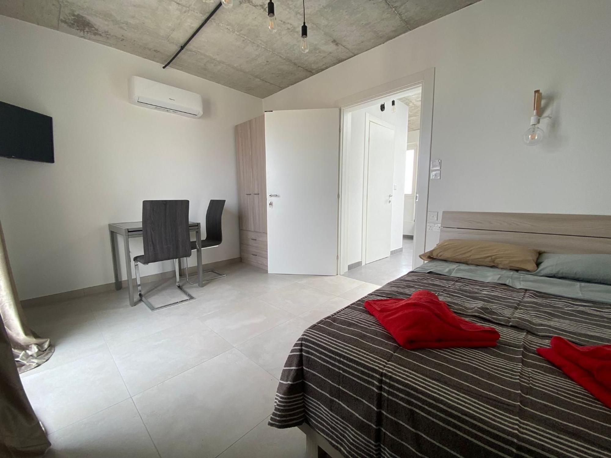 Minimal & Arty Townhouse Apartment Hamrun Ngoại thất bức ảnh