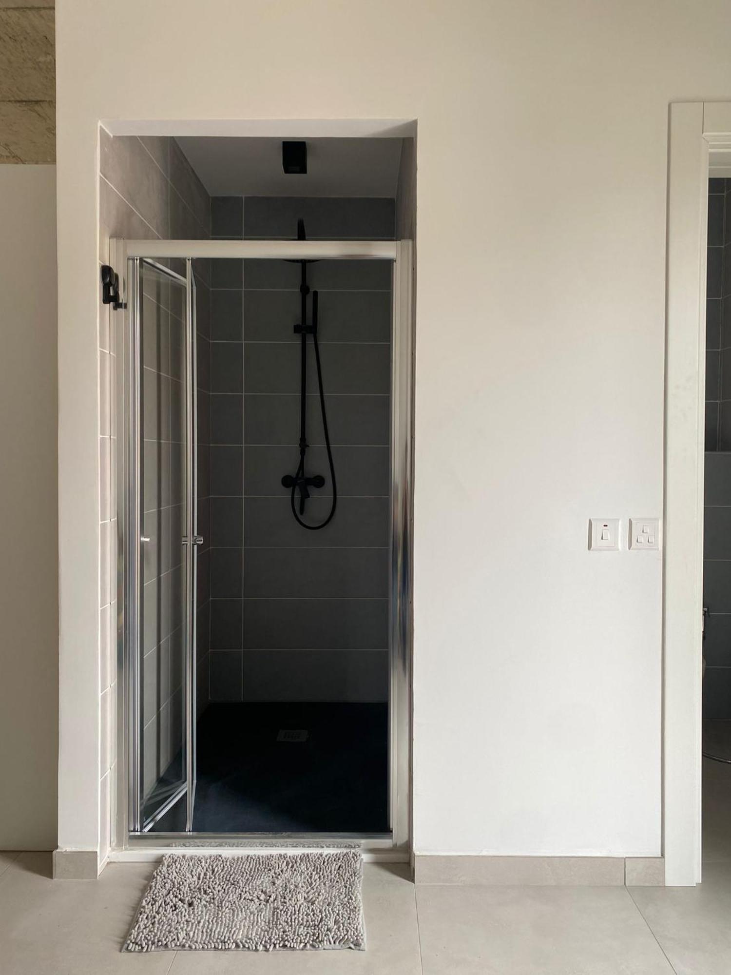 Minimal & Arty Townhouse Apartment Hamrun Ngoại thất bức ảnh