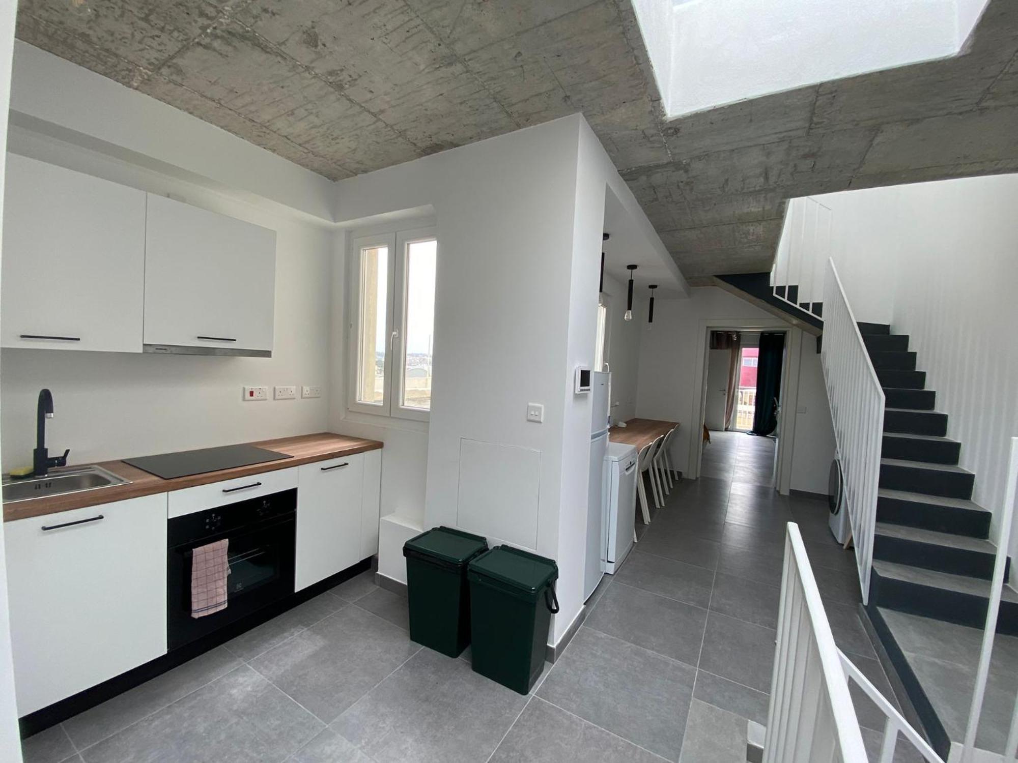 Minimal & Arty Townhouse Apartment Hamrun Ngoại thất bức ảnh